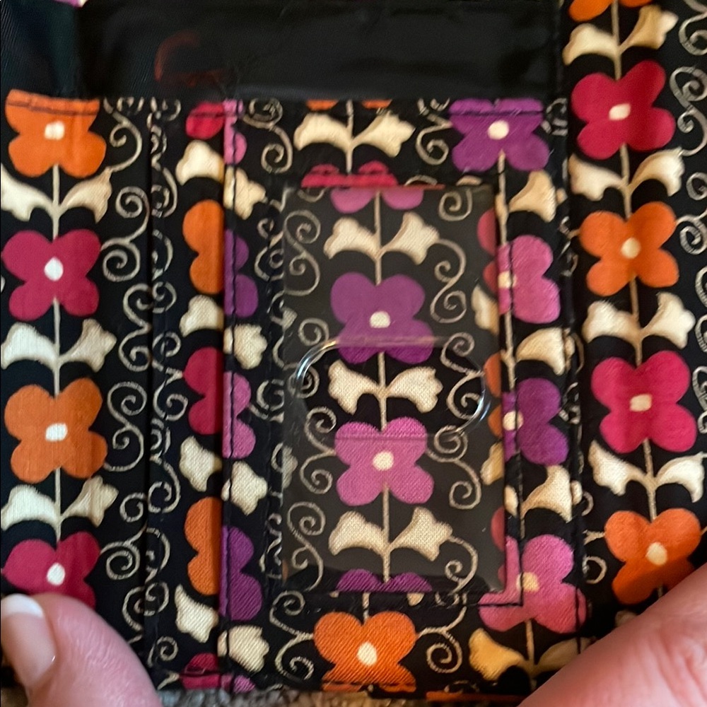 Vera Bradley Suzani retired wallet- Floral quilted - Picture 7 of 9